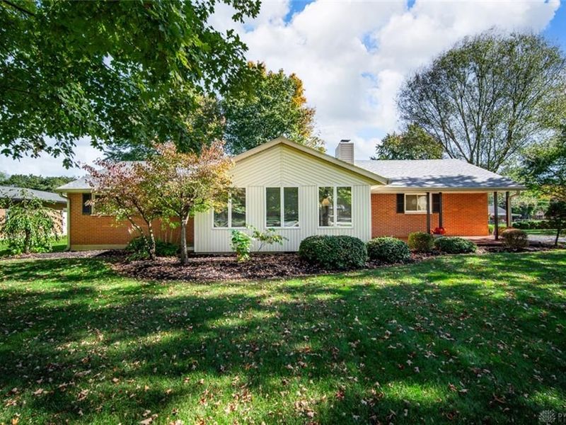 1072 Firewood Drive, Beavercreek, OH 45430 Photo 1