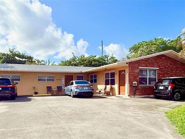 6100 SW 37th St , Davie, FL 33314
