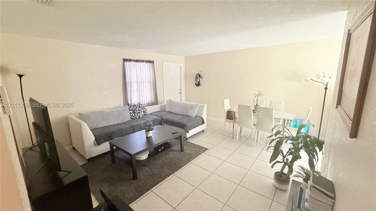 6100 SW 37th St, Davie, FL 33314 Photo