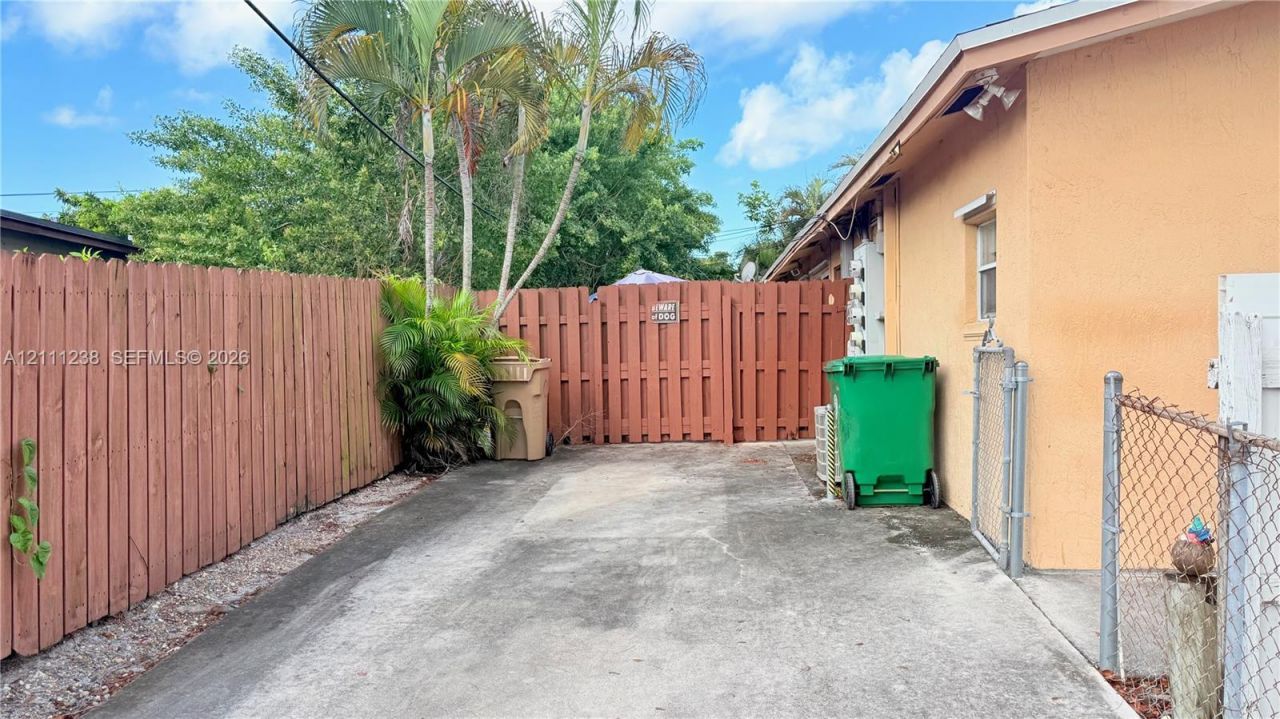 6100 SW 37th St, Davie, FL 33314 Photo