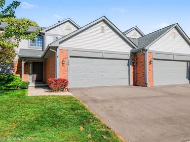 555 Winwood Court , Walled Lake, Mi 48390