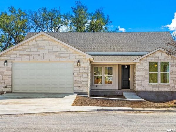 301 BOW DR, Kerrville, TX 78028