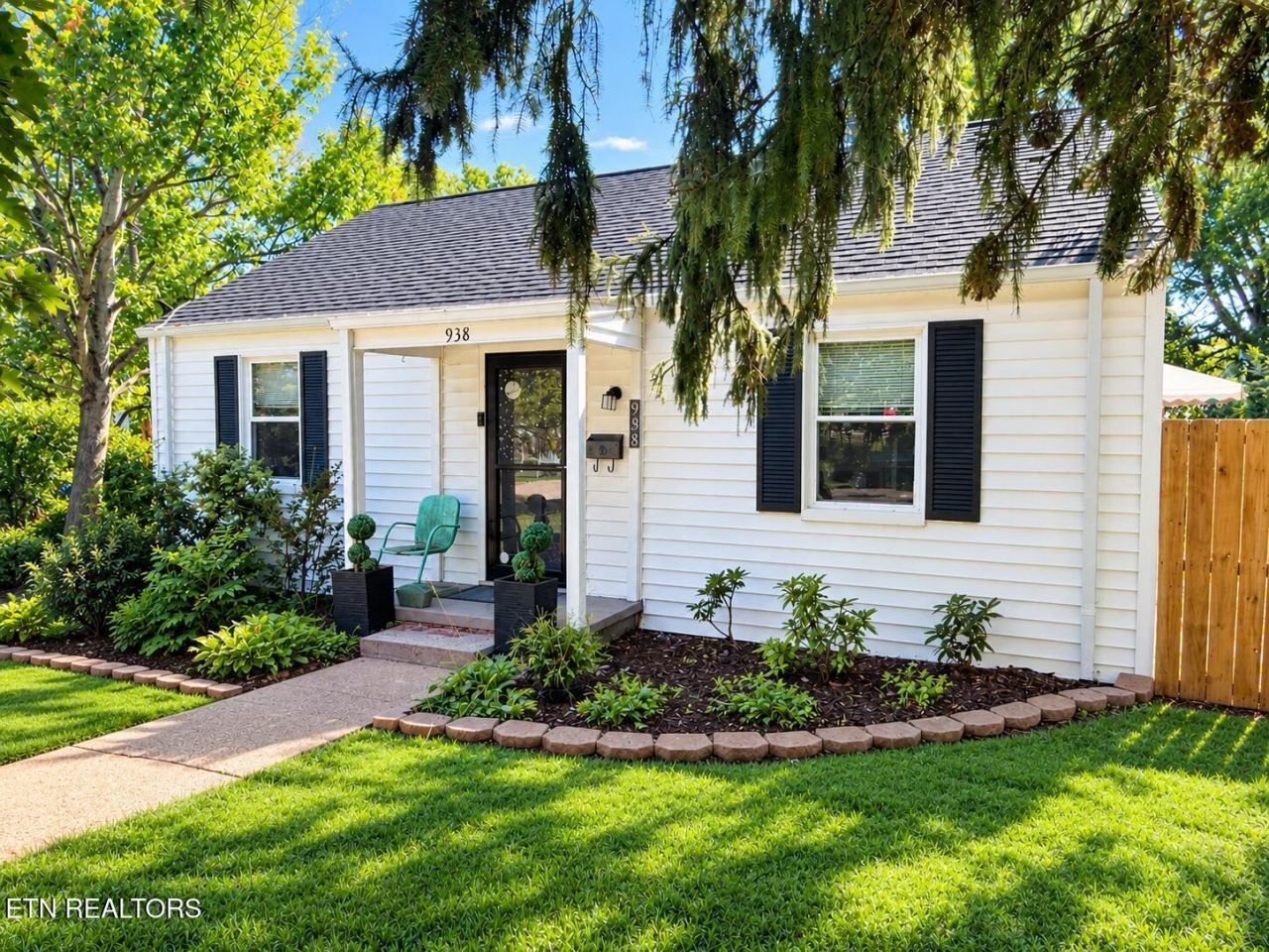 938 Banks Ave, Knoxville, TN 37917 Main Photo