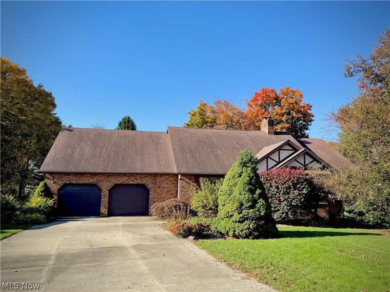 6899 Corrine Drive NW, Canton, OH 44718 Photo 1