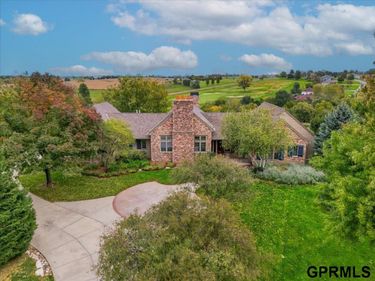 17805 Lochland Ridge Road, Council Bluffs, IA 51503