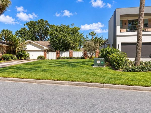 4211 W SYLVAN RAMBLE STREET , TAMPA, FL 33609
