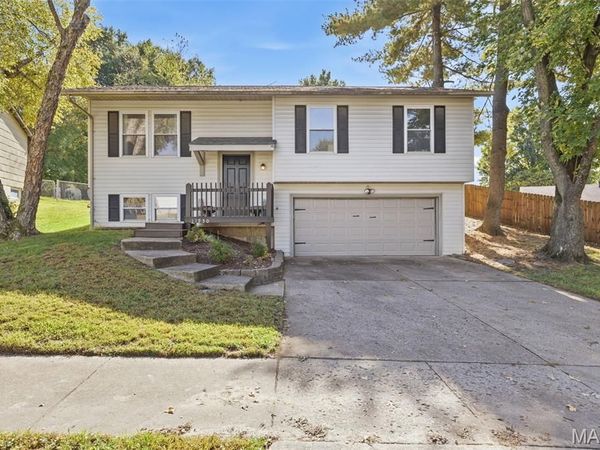 11950 Sarthe Drive , Maryland Heights, MO 63043