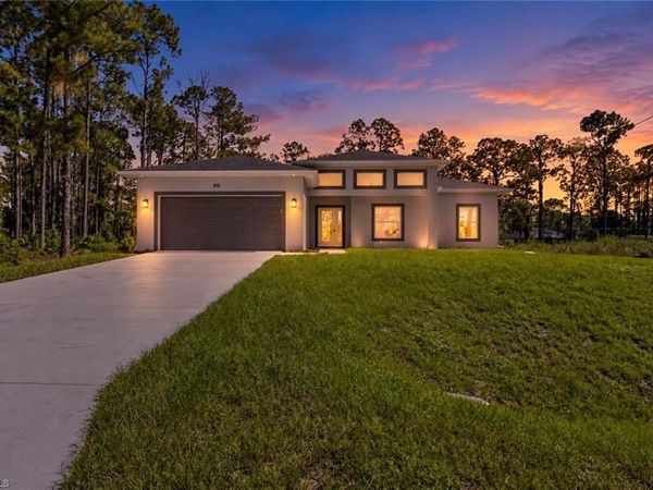 810 Jackson AVE , LEHIGH ACRES, FL 33972
