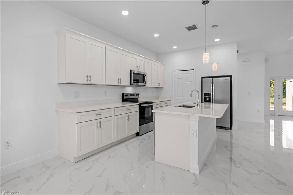 810 Jackson Ave , Lehigh Acres, FL 33972 Photo