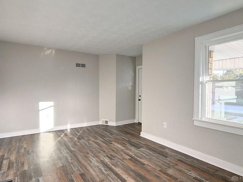115 E Whittier Avenue, Fairborn, OH 45324 Photo 6