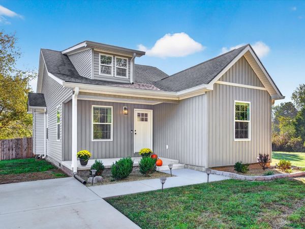 1649 Cumberland Heights Rd , Clarksville, TN 37040