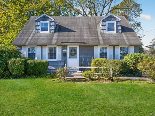 35 Ross Lane, East Norwich, NY 11732