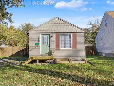 1054 Boston Avenue, Waterford Township, Mi 48328