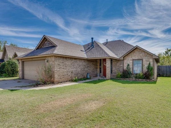 944 NW 29th Street, Moore, OK 73160