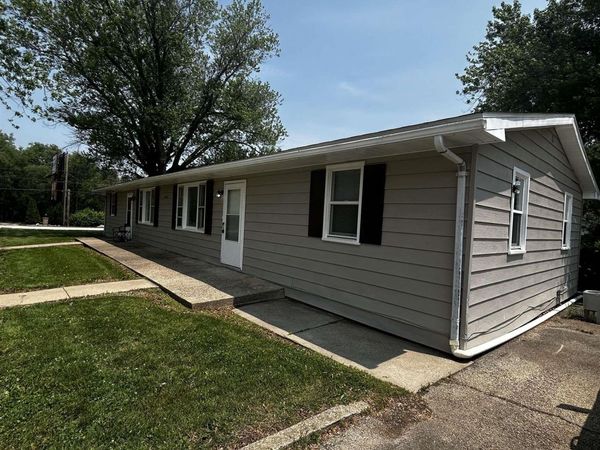 5806 W FARMINGTON Road, Unit B, Peoria, IL 61604