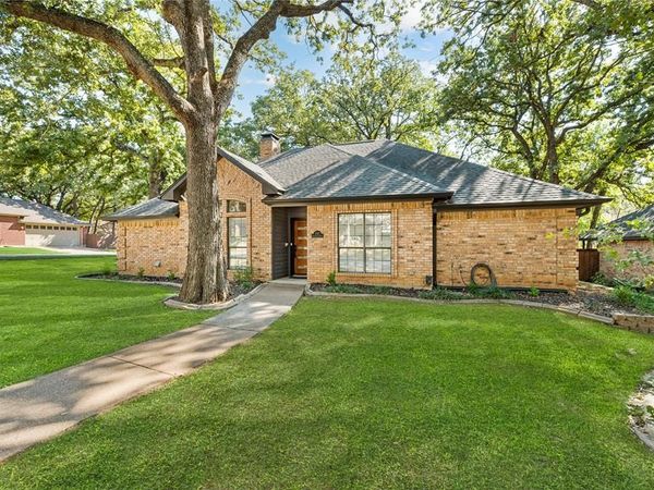 2137 Steeplewood Drive, Grapevine, TX 76051
