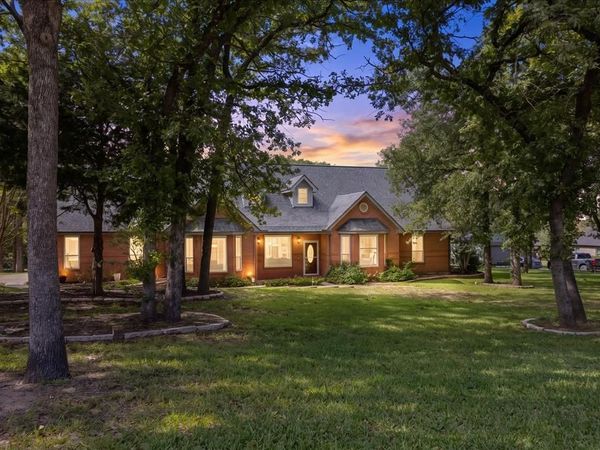 7208 Wooded Acres Trail, Mansfield, TX 76063