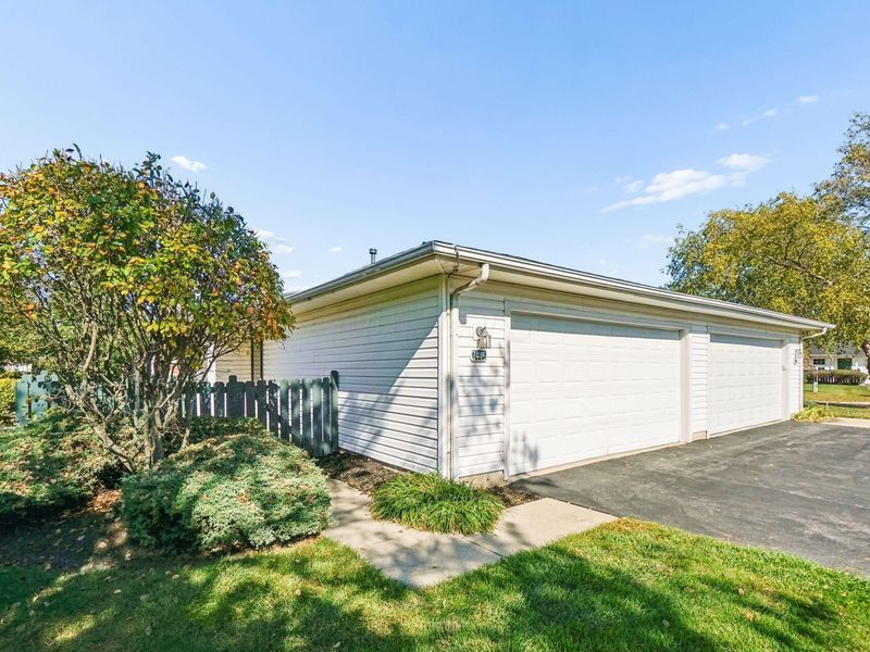 2445 Warm Springs Drive, Hilliard, OH 43026 Photo 1