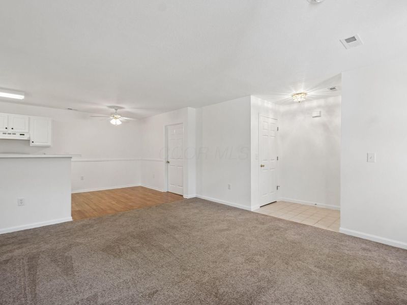 2445 Warm Springs Drive, Hilliard, OH 43026 Photo 7