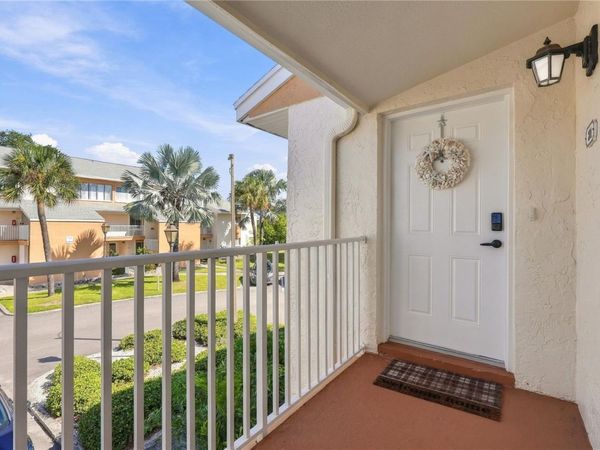 690 99TH AVENUE N, Unit 201, ST PETERSBURG, FL 33702