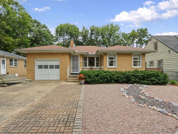 804 W White Street , Champaign, IL 61820