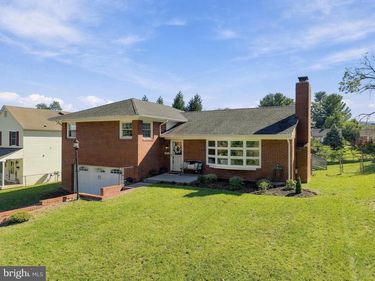 1045 NORTHVIEW AVENUE, FRONT ROYAL, VA 22630