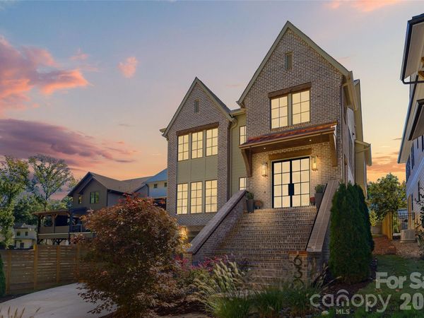 630 Ashworth Road , Charlotte, NC 28211