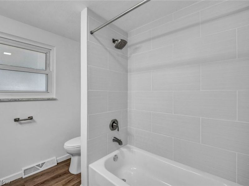 307 Saint Lawrence Boulevard, Eastlake, OH 44095 Photo 21