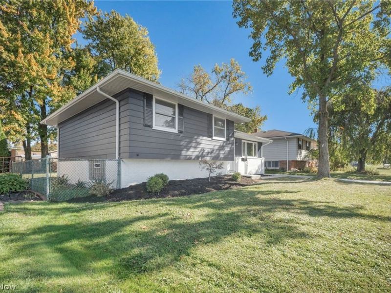 307 Saint Lawrence Boulevard, Eastlake, OH 44095 Photo 5
