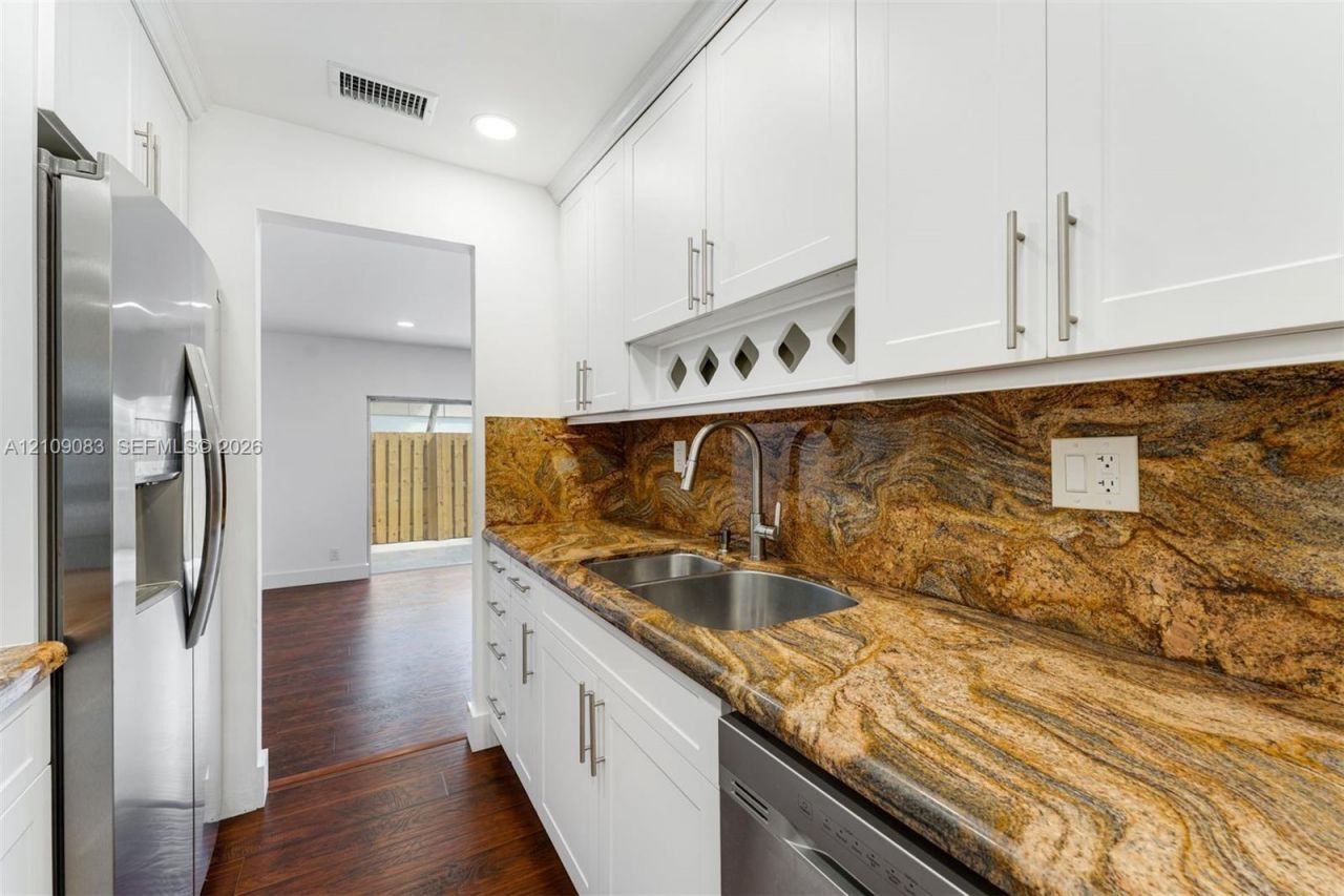 8208 NW 9th Ct , Unit 1, Plantation, FL 33324 Photo