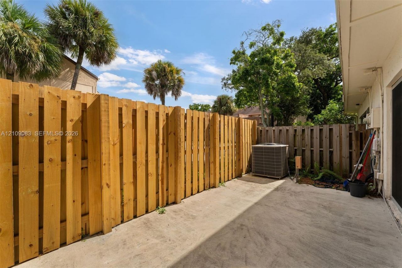 8208 NW 9th Ct , Unit 1, Plantation, FL 33324 Photo
