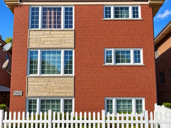 9470 W LAWRENCE Court, Schiller Park, IL 60176