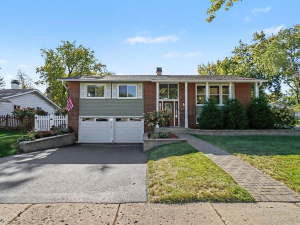 6808 Woodridge Drive , Woodridge, IL 60517
