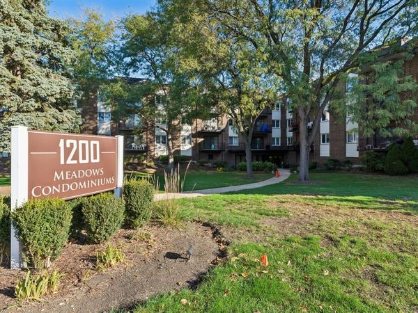 1200 W Northwest Highway, Unit 211, Mount Prospect, IL 60056