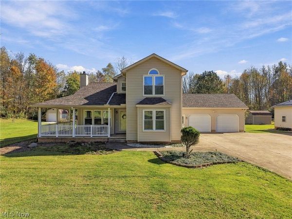 6900 Atlantic Boulevard NE, Louisville, OH 44641