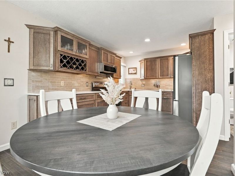 6900 Atlantic Boulevard NE, Louisville, OH 44641 Photo 12