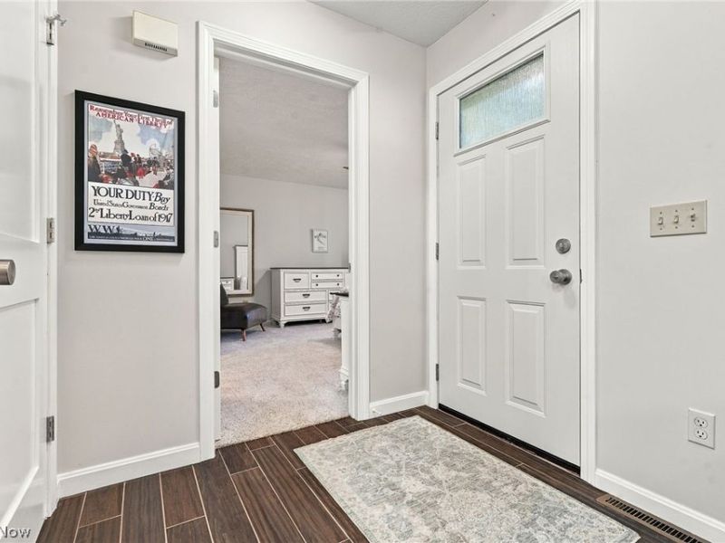 6900 Atlantic Boulevard NE, Louisville, OH 44641 Photo 5