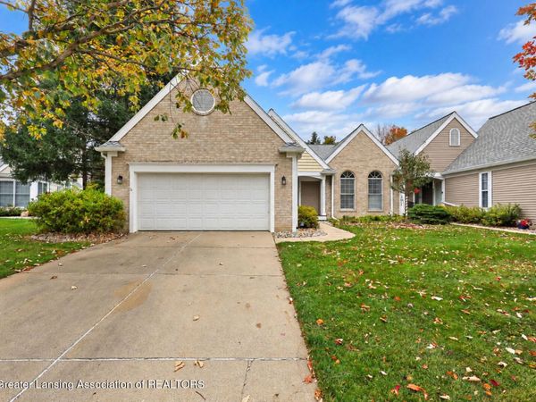 1910 Creek Landing, Haslett, MI 48840