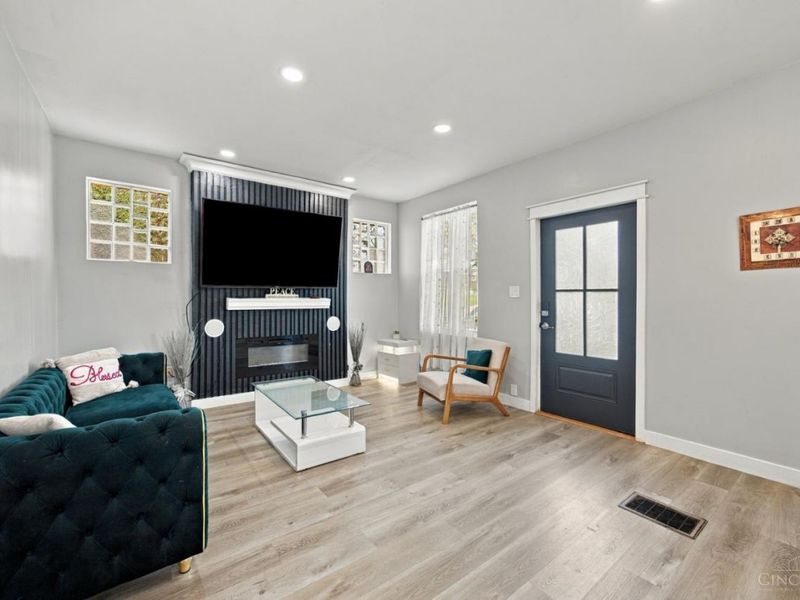 2855 Shaffer, Cincinnati, OH 45211 Photo 4