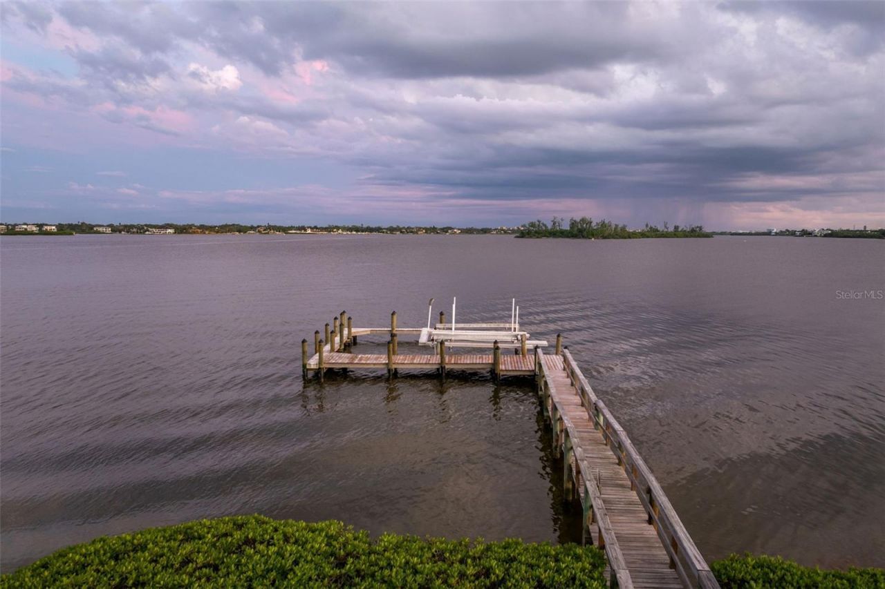 4196 Roberts Point Circle , Sarasota, FL 34242 Photo