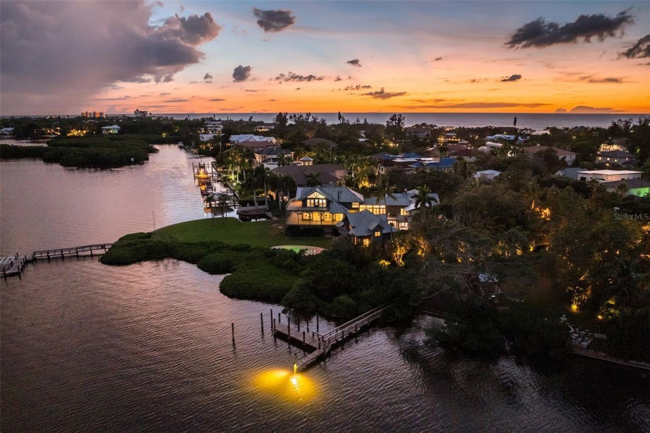 4196 Roberts Point Circle , Sarasota, FL 34242 Photo