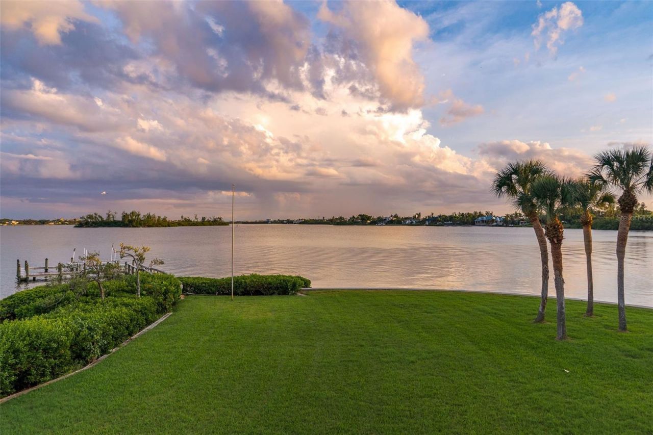 4196 Roberts Point Circle , Sarasota, FL 34242 Photo
