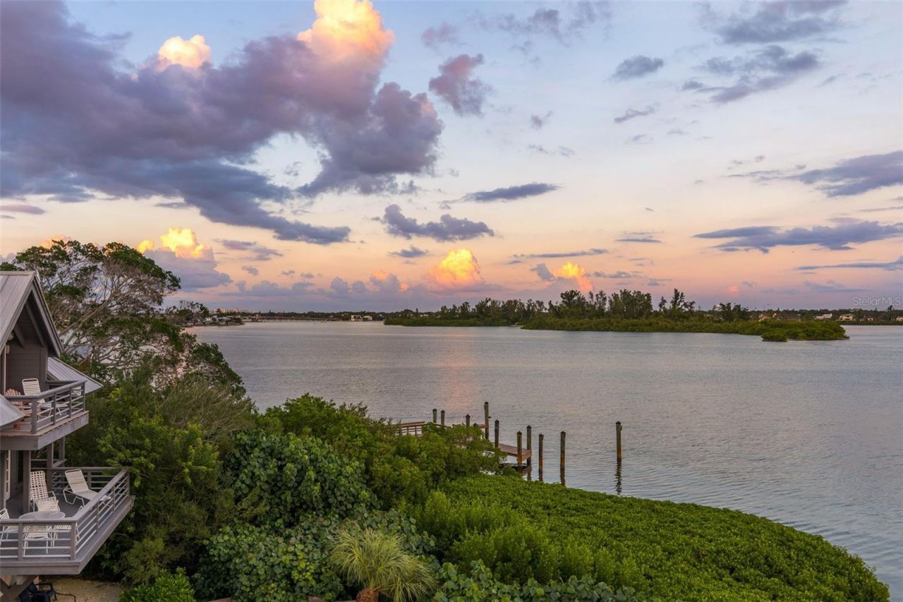 4196 Roberts Point Circle , Sarasota, FL 34242 Photo