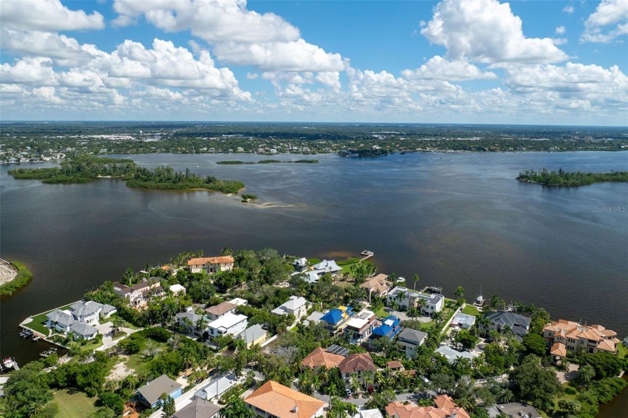 4196 Roberts Point Circle , Sarasota, FL 34242 Photo