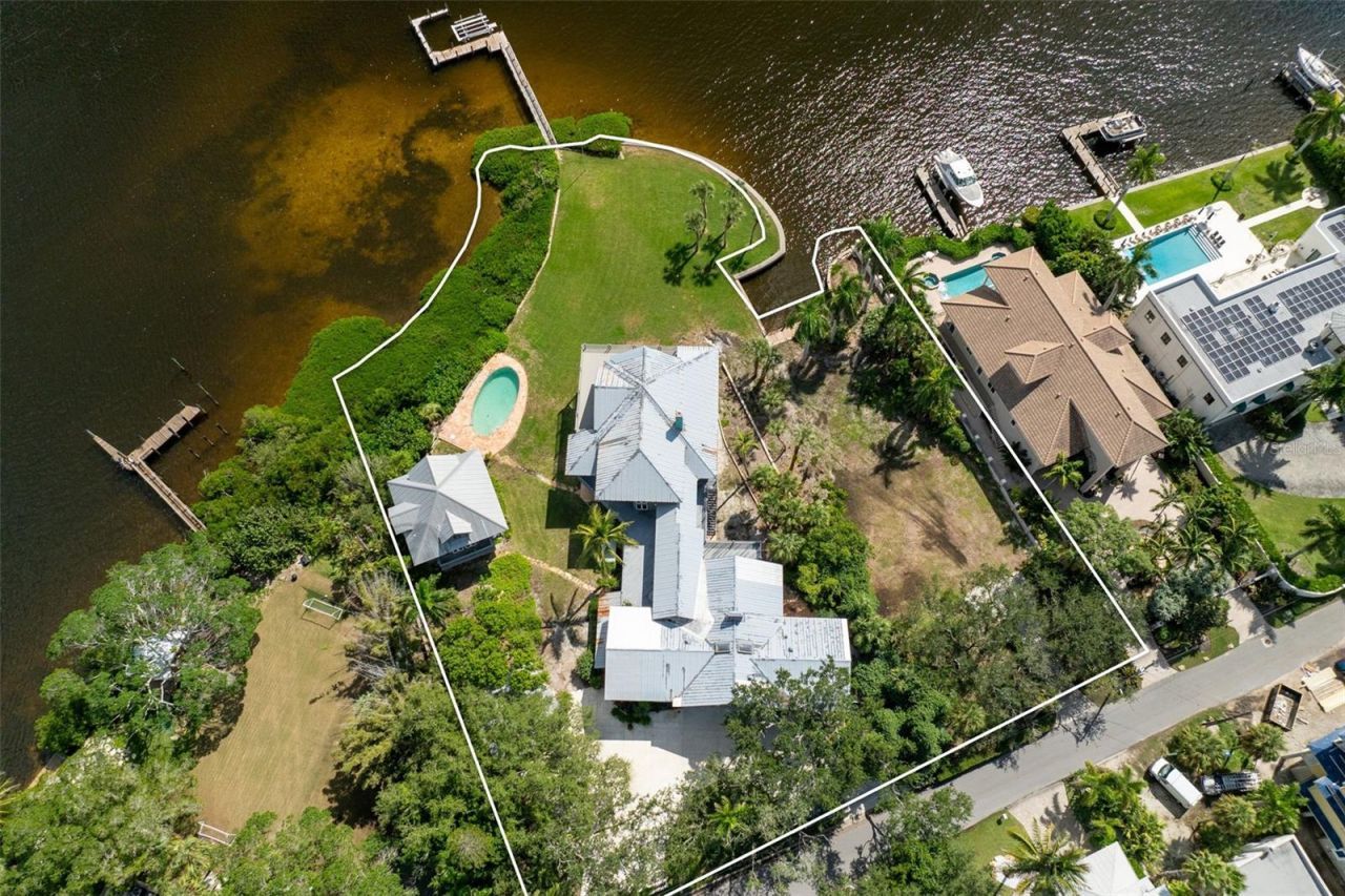 4196 Roberts Point Circle , Sarasota, FL 34242 Photo