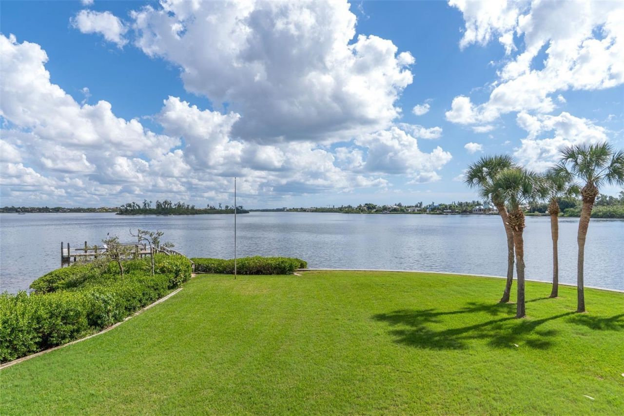 4196 Roberts Point Circle , Sarasota, FL 34242 Photo