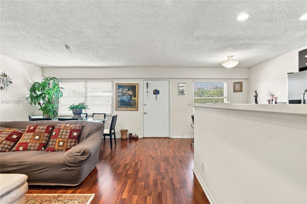 101 SW 132nd Way , Unit 402J, Pembroke Pines, FL 33027 Photo