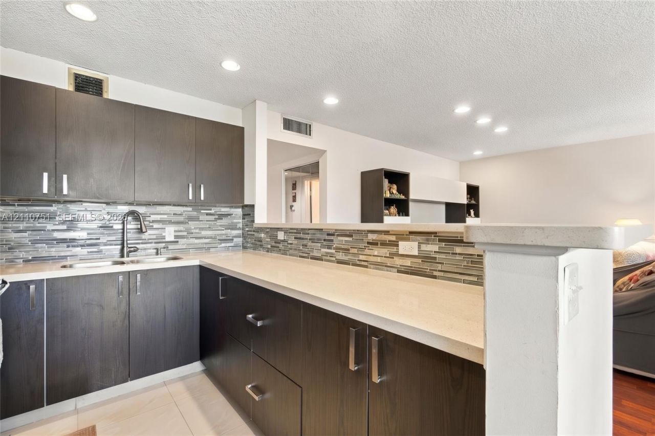 101 SW 132nd Way , Unit 402J, Pembroke Pines, FL 33027 Photo