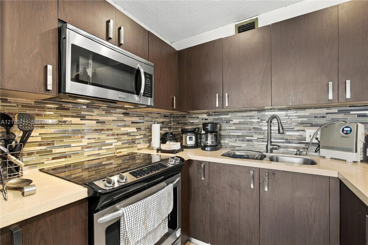101 SW 132nd Way , Unit 402J, Pembroke Pines, FL 33027 Photo