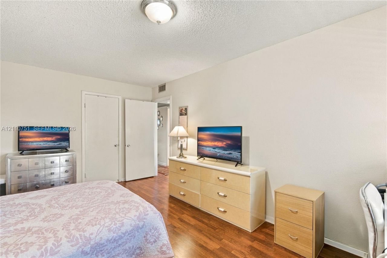 101 SW 132nd Way , Unit 402J, Pembroke Pines, FL 33027 Photo